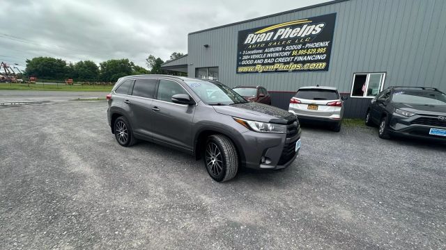 Vehicle image 3 of 50