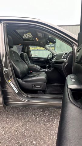 Vehicle image 44 of 50
