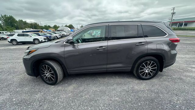 Vehicle image 2 of 50