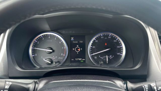 Vehicle image 28 of 50