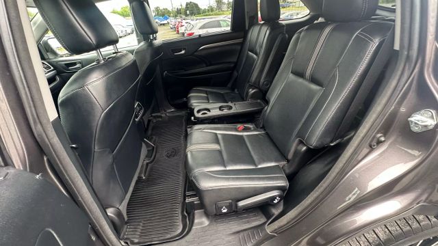 Vehicle image 20 of 50