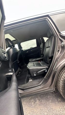 Vehicle image 25 of 50