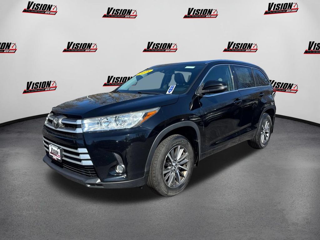 2018 Toyota Highlander XLE Image 2 of 43