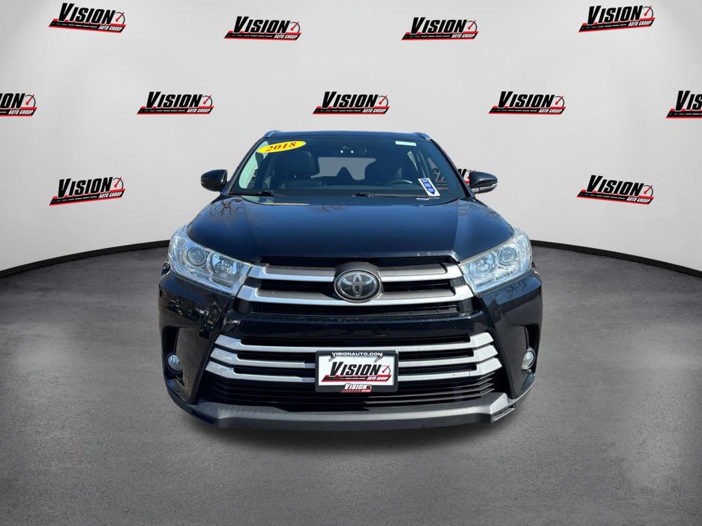 2018 Toyota Highlander XLE Image 3 of 43