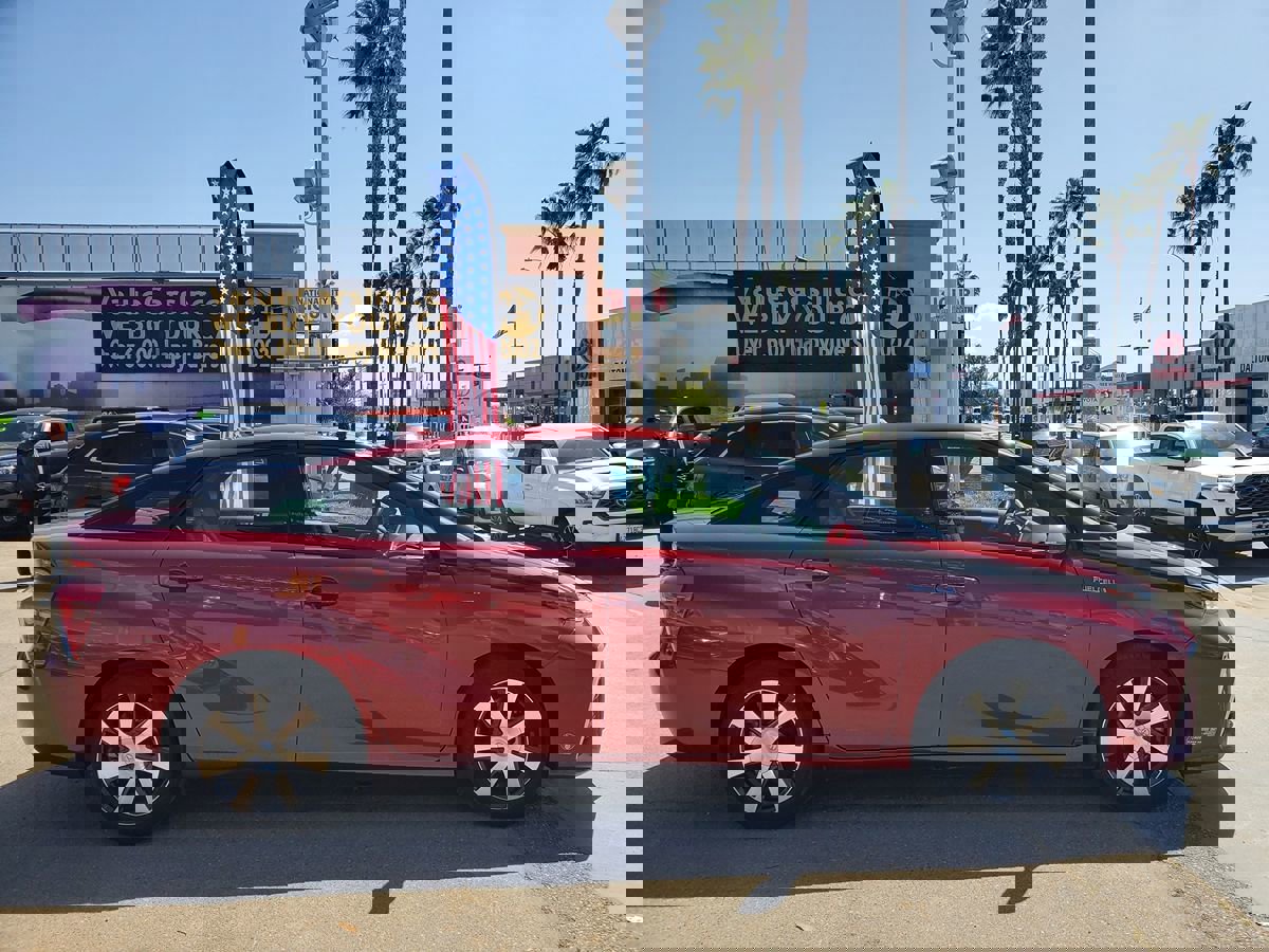 Vehicle image 7 of 17