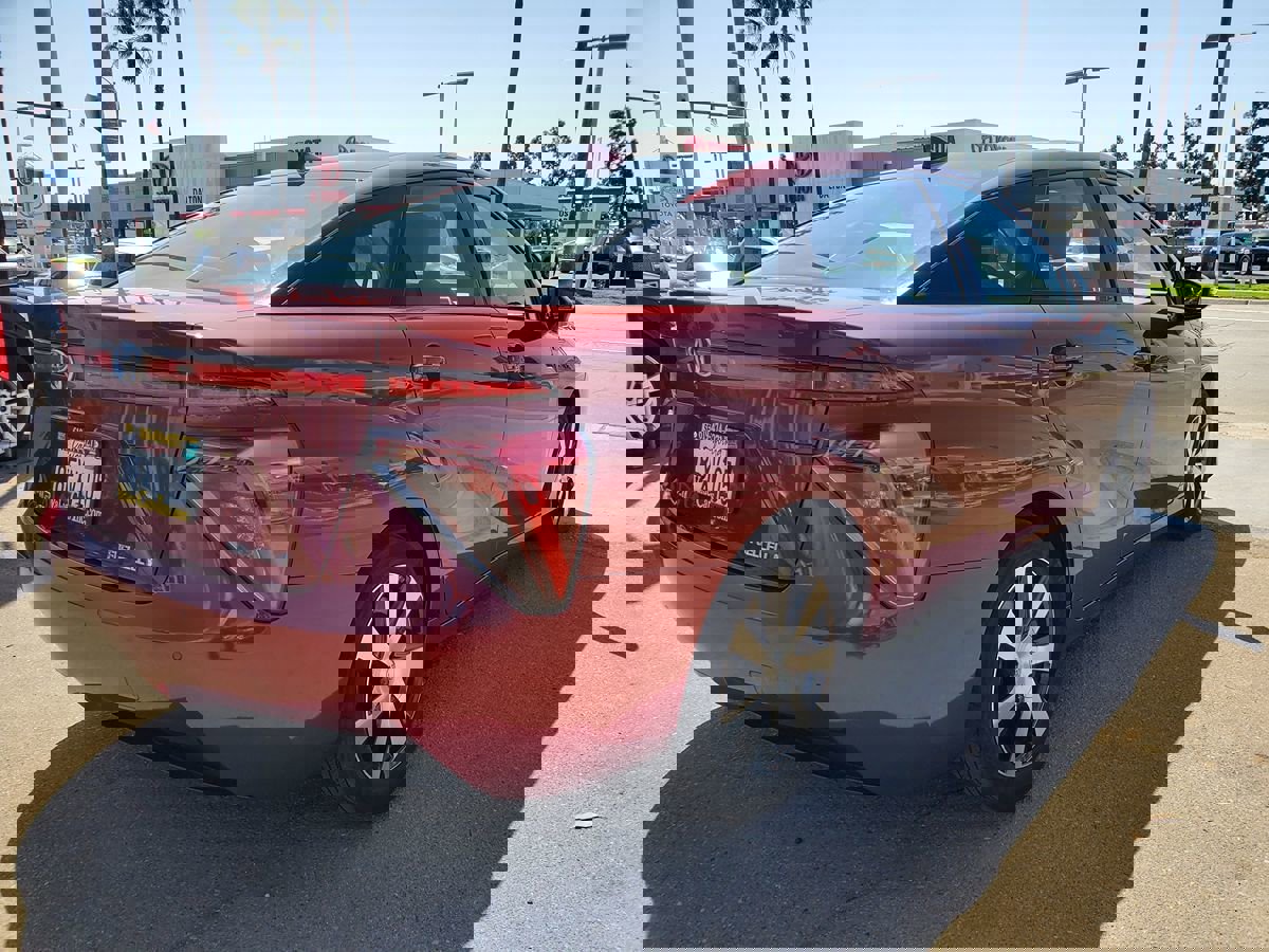 Vehicle image 3 of 17