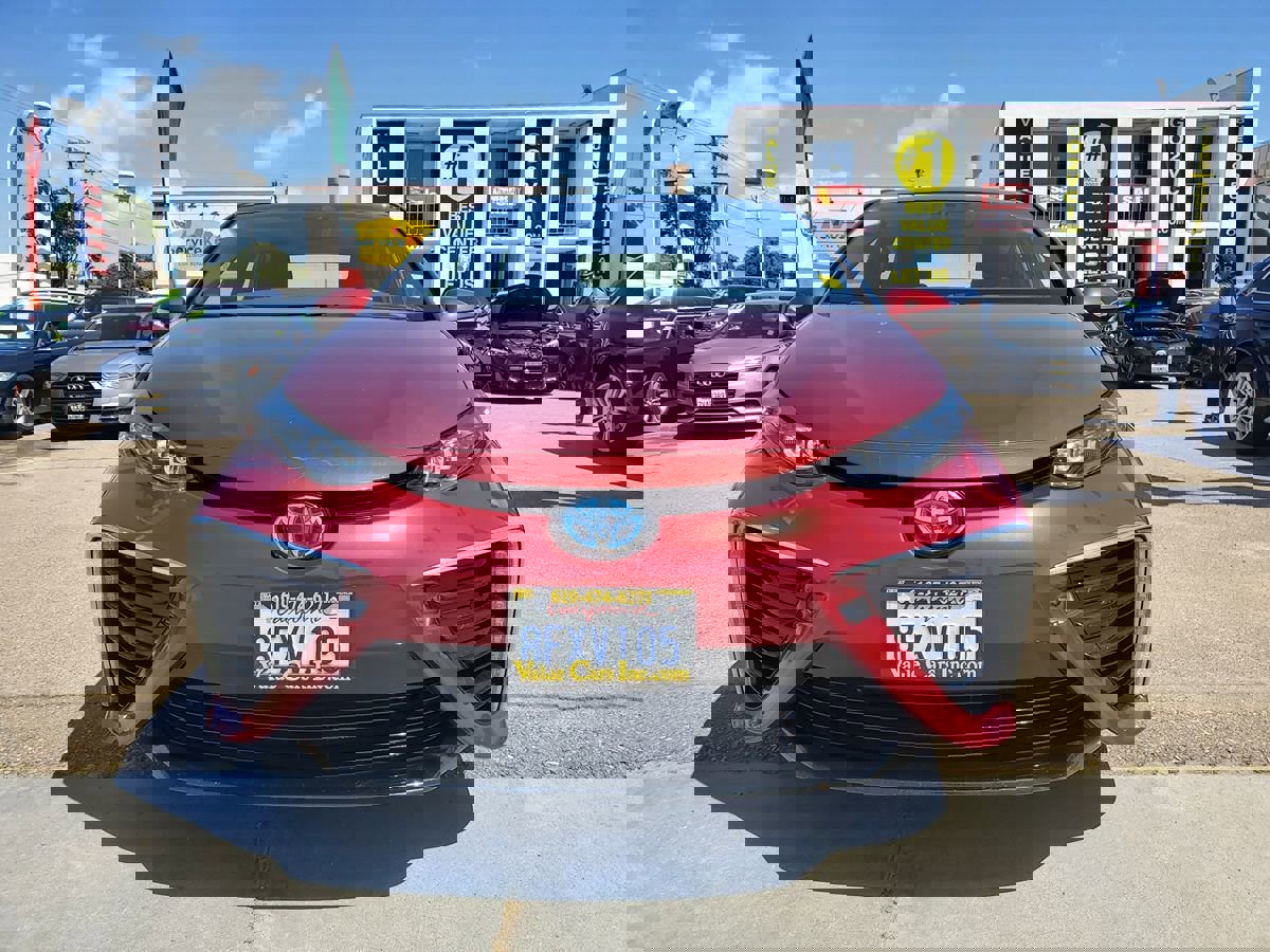 Vehicle image 4 of 17