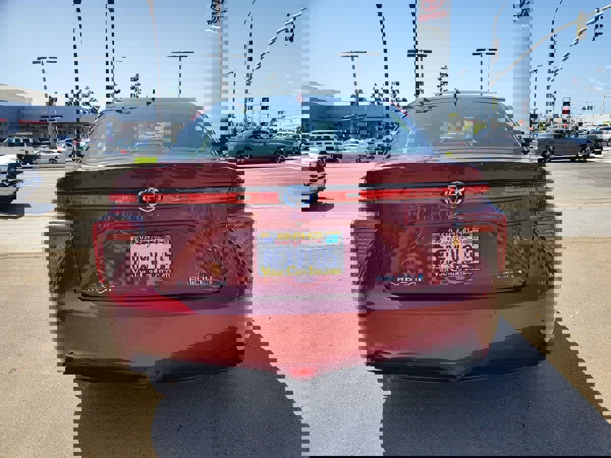Vehicle image 5 of 17