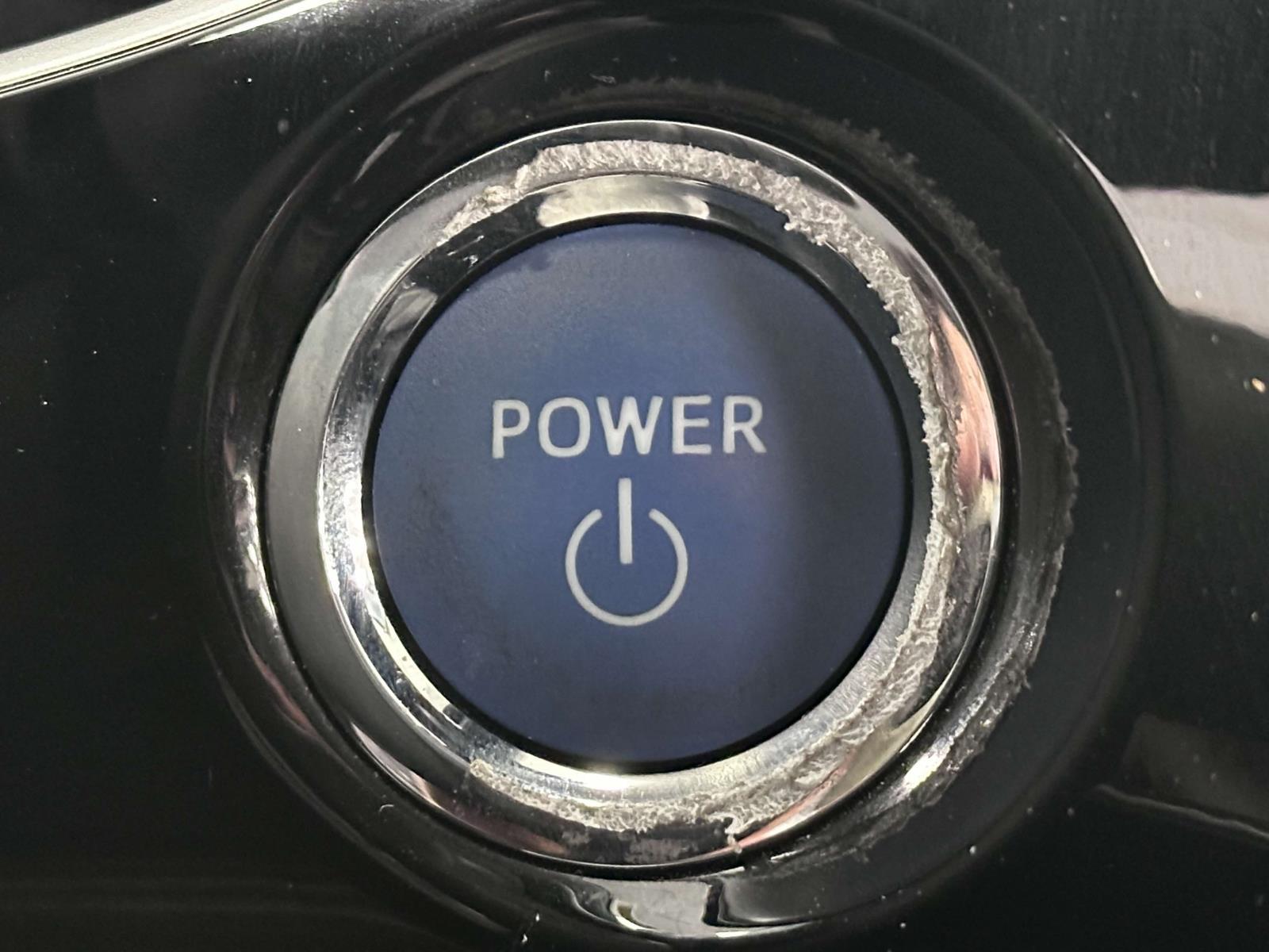 Vehicle image 28 of 32
