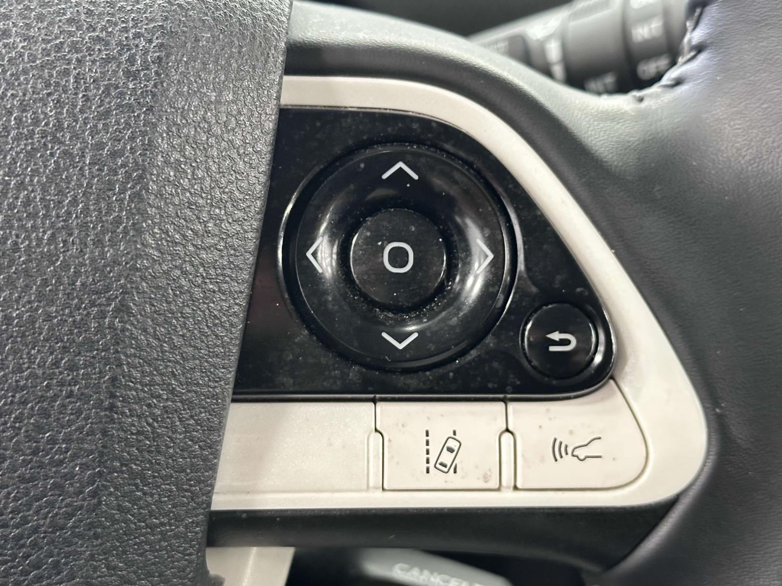 Vehicle image 24 of 32