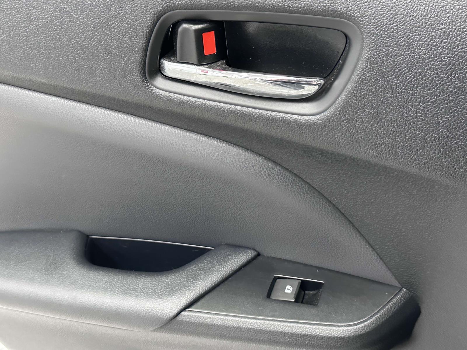 Vehicle image 20 of 32