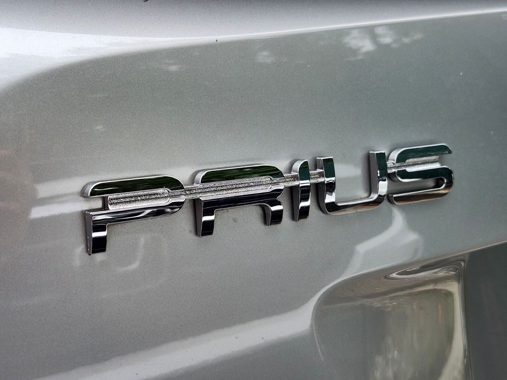 Vehicle image 23 of 31