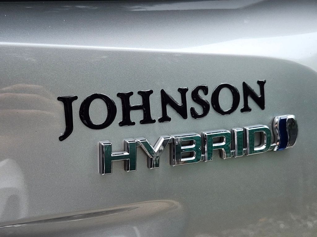 Vehicle image 25 of 31