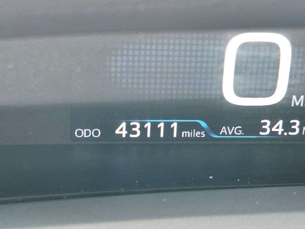 Vehicle image 16 of 31