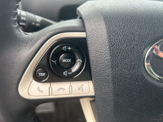 Vehicle image 19 of 38