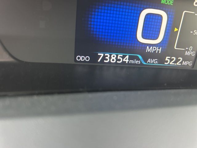 Vehicle image 21 of 38