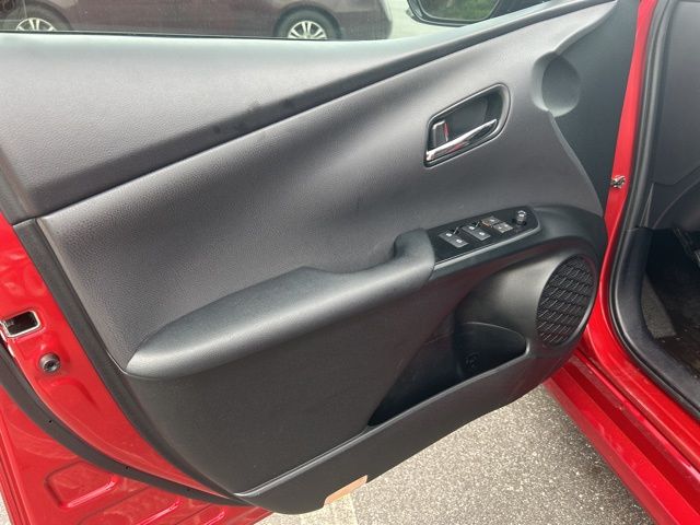 Vehicle image 13 of 38