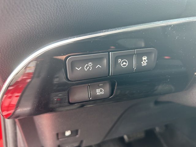 Vehicle image 18 of 38