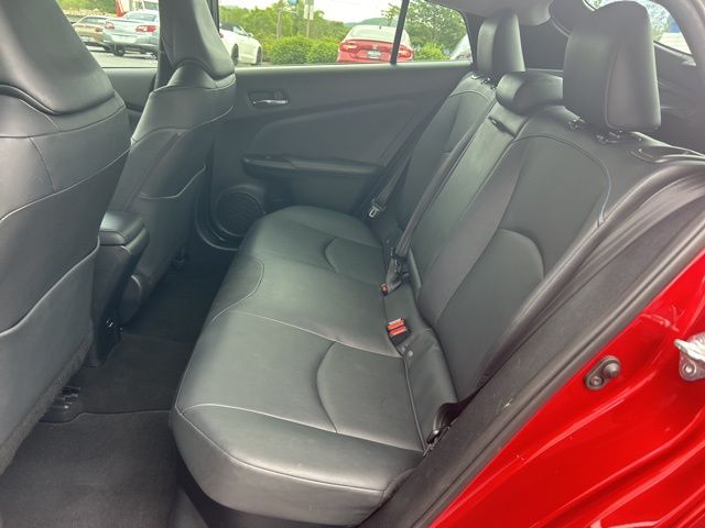 Vehicle image 31 of 38