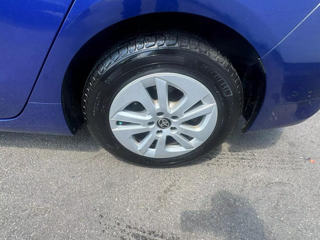Vehicle image 9 of 28