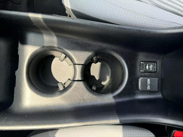 Vehicle image 19 of 28