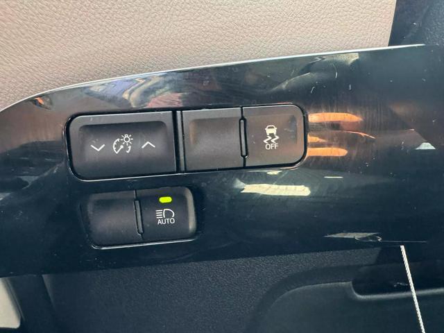 Vehicle image 15 of 28