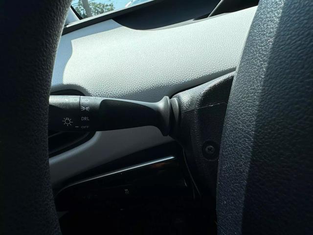 Vehicle image 14 of 28