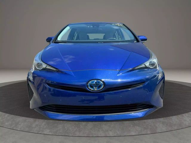 Vehicle image 2 of 28