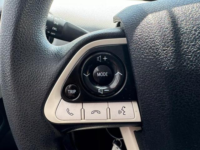 Vehicle image 11 of 28