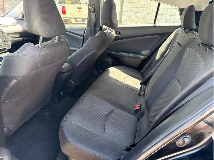 Vehicle image 17 of 20