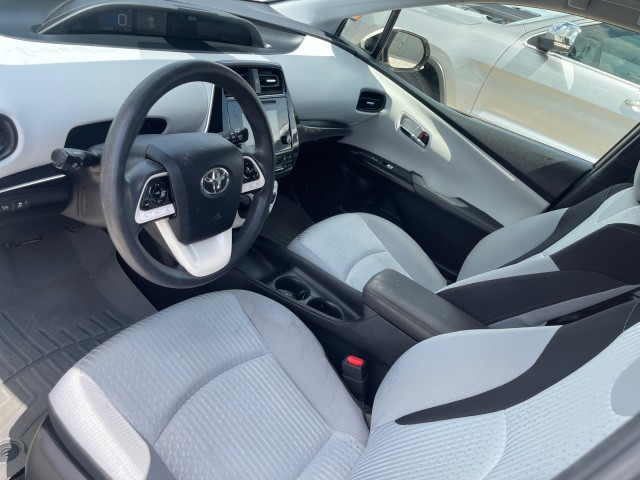 Vehicle image 8 of 14