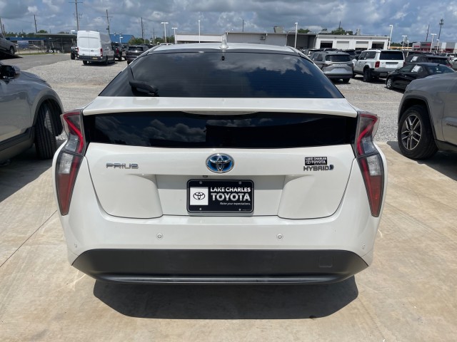 Vehicle image 4 of 14