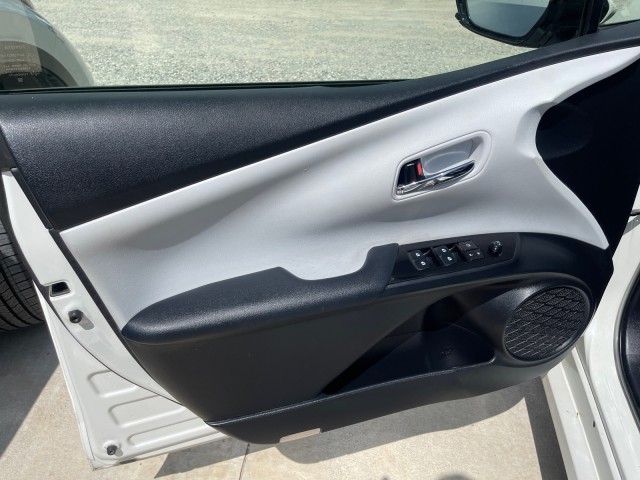 Vehicle image 7 of 14