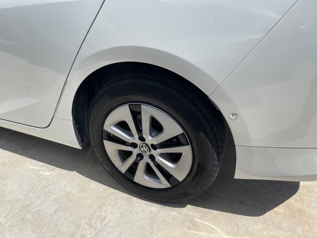 Vehicle image 5 of 14