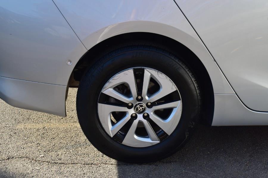 Vehicle image 14 of 36