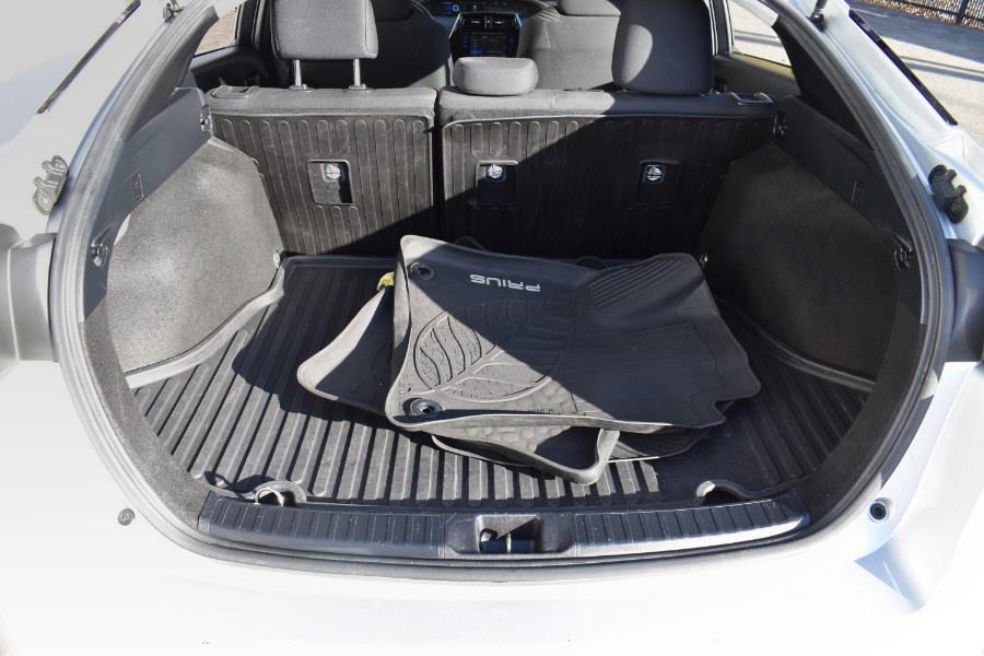 Vehicle image 17 of 36