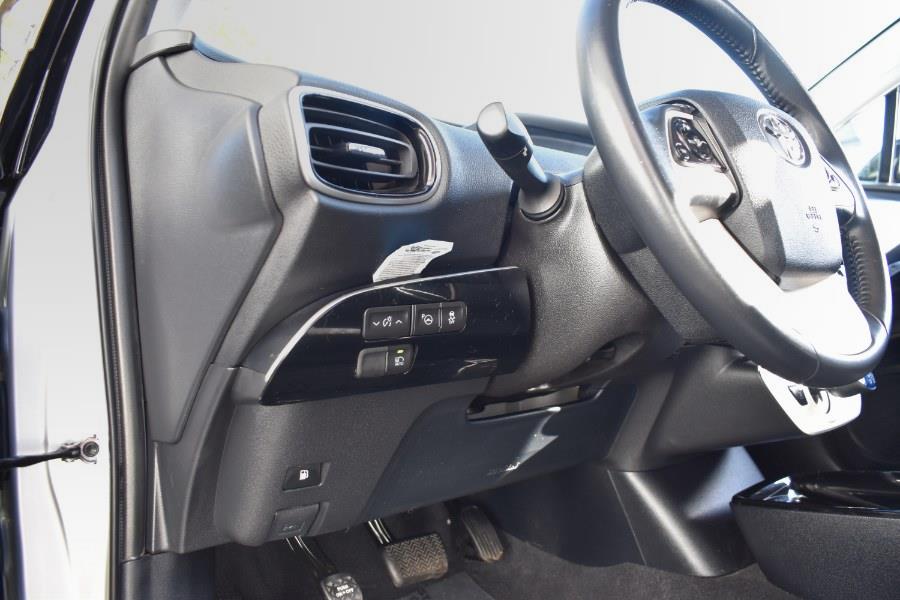 Vehicle image 20 of 36