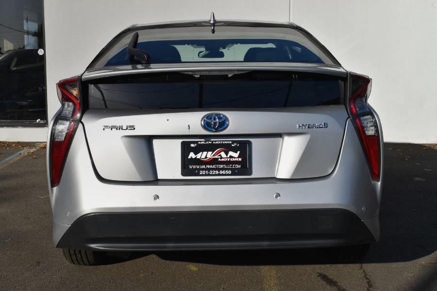 Vehicle image 8 of 36