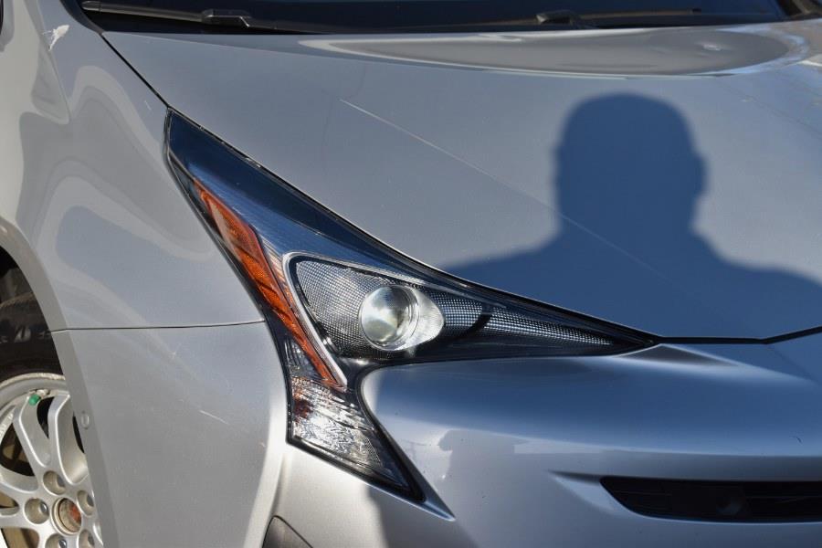 Vehicle image 10 of 36