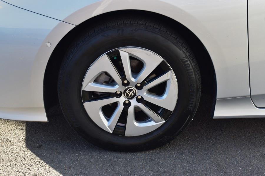 Vehicle image 12 of 36