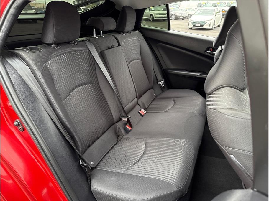Vehicle image 13 of 28