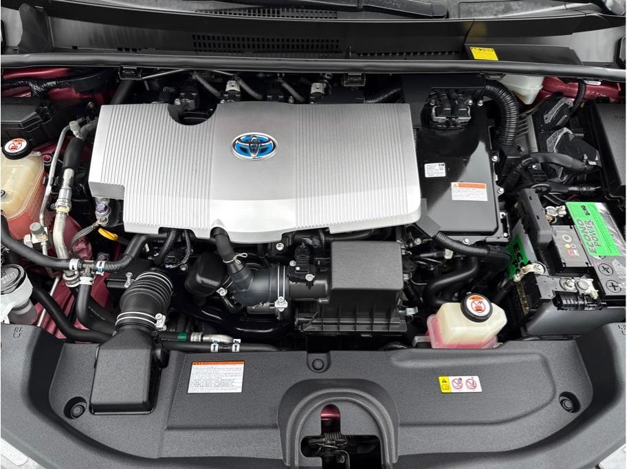 Vehicle image 18 of 28