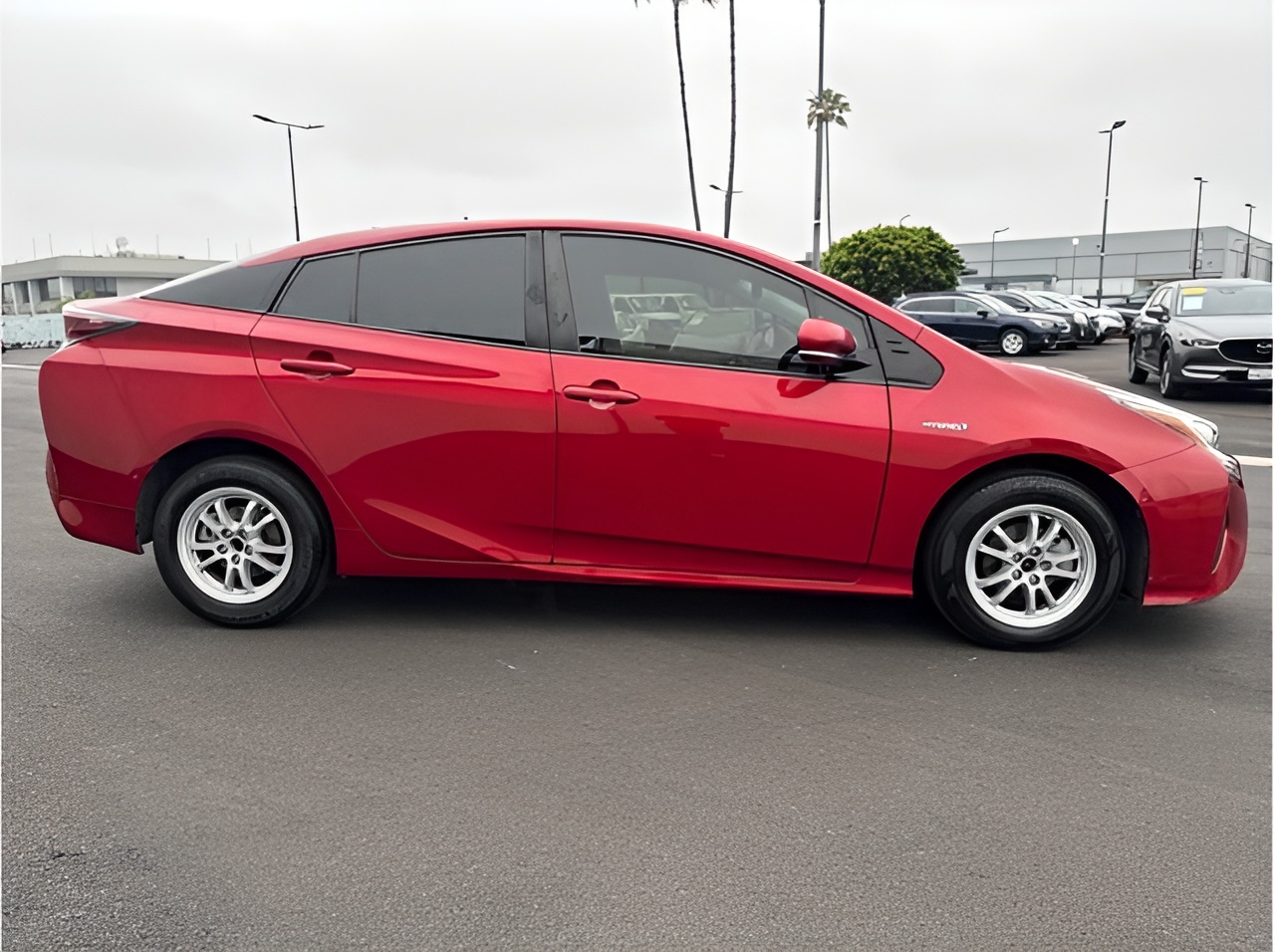 Vehicle image 24 of 28