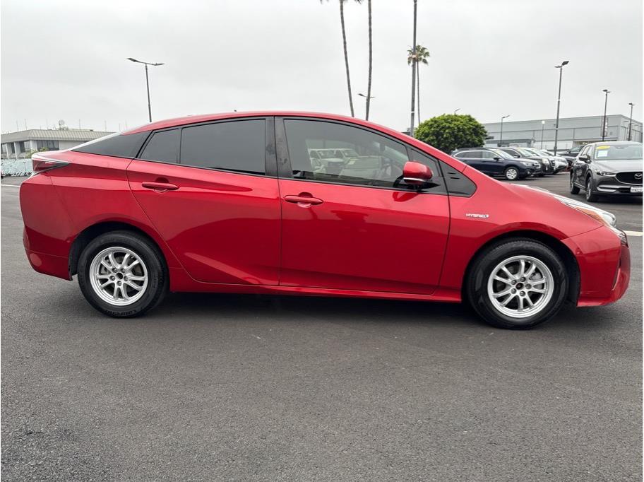 Vehicle image 3 of 28
