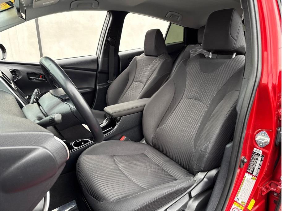 Vehicle image 11 of 28