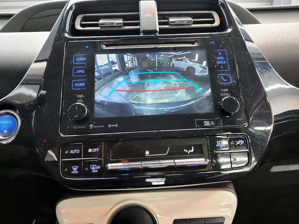 Vehicle image 12 of 16