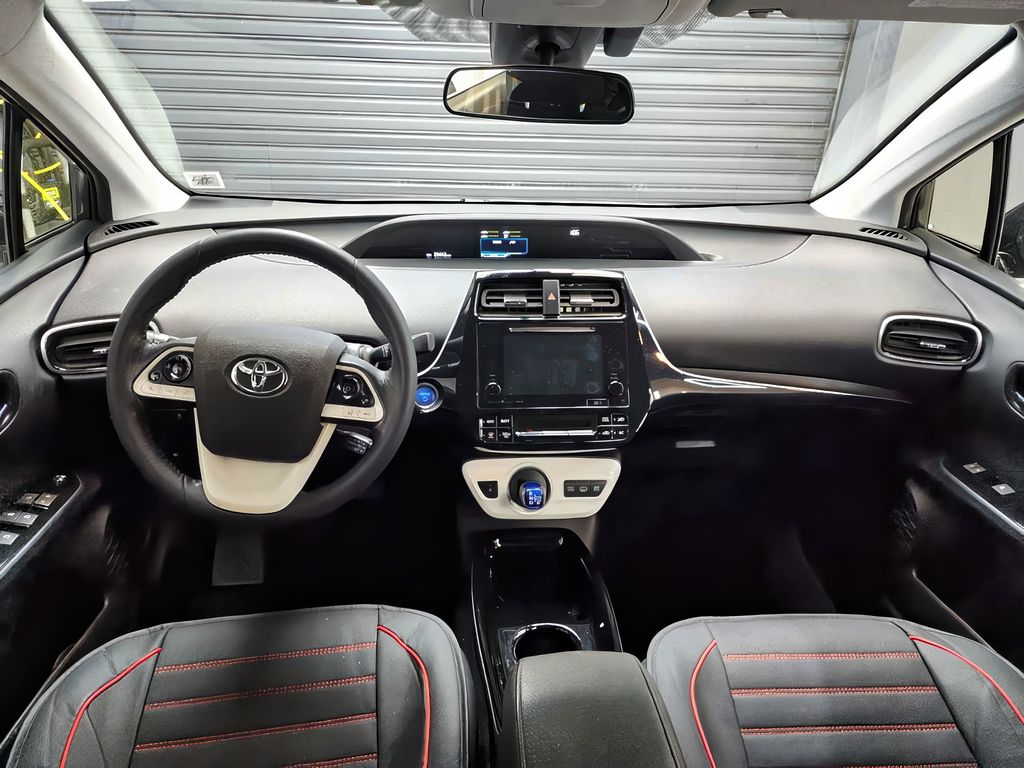 Vehicle image 8 of 16