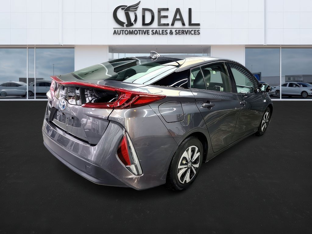 Vehicle image 3 of 16