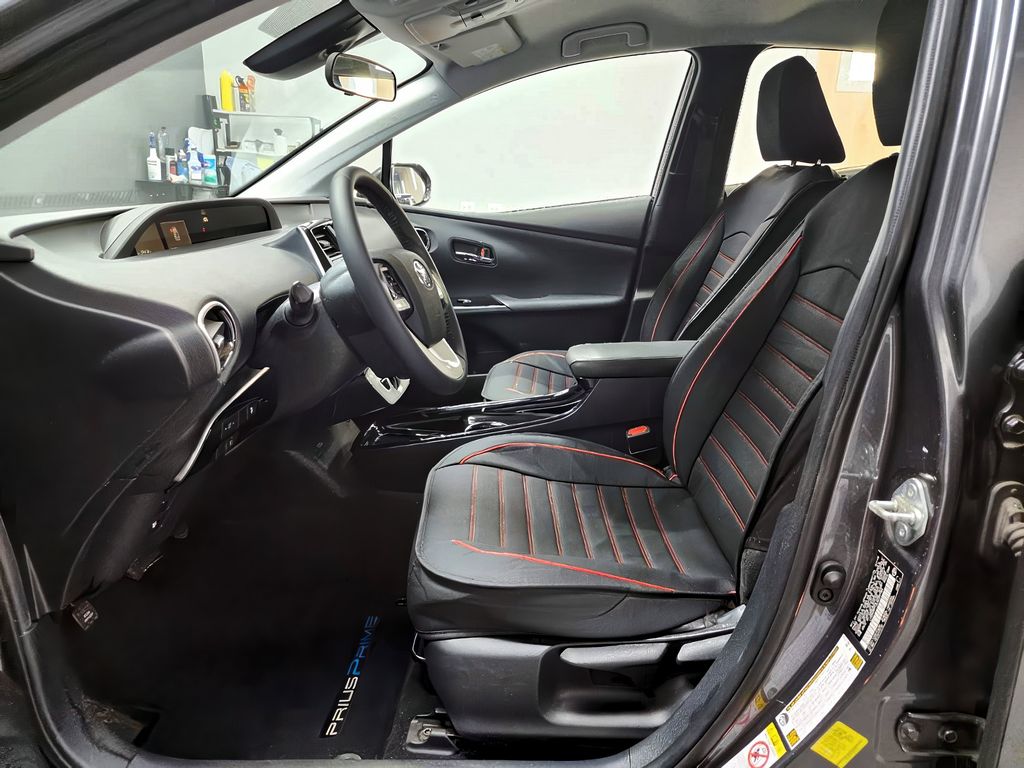 Vehicle image 6 of 16