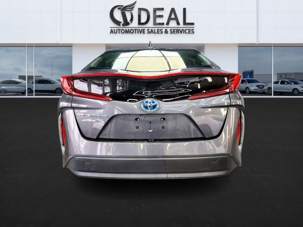 Vehicle image 4 of 16